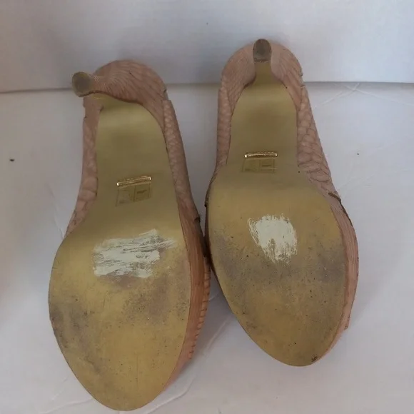 BeBe 5 in snake skin platform high heels tan size 7. Barely worn. - Picture 5 of 8
